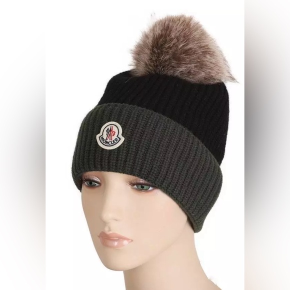 NEW MONCLER WOOL CASHMERE FOX FUR POM POM BEANIE HAT ONE SIZE - Picture 1 of 9